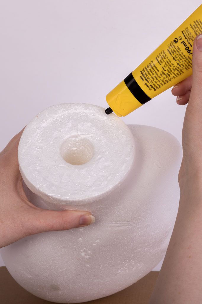apply glue to foam head