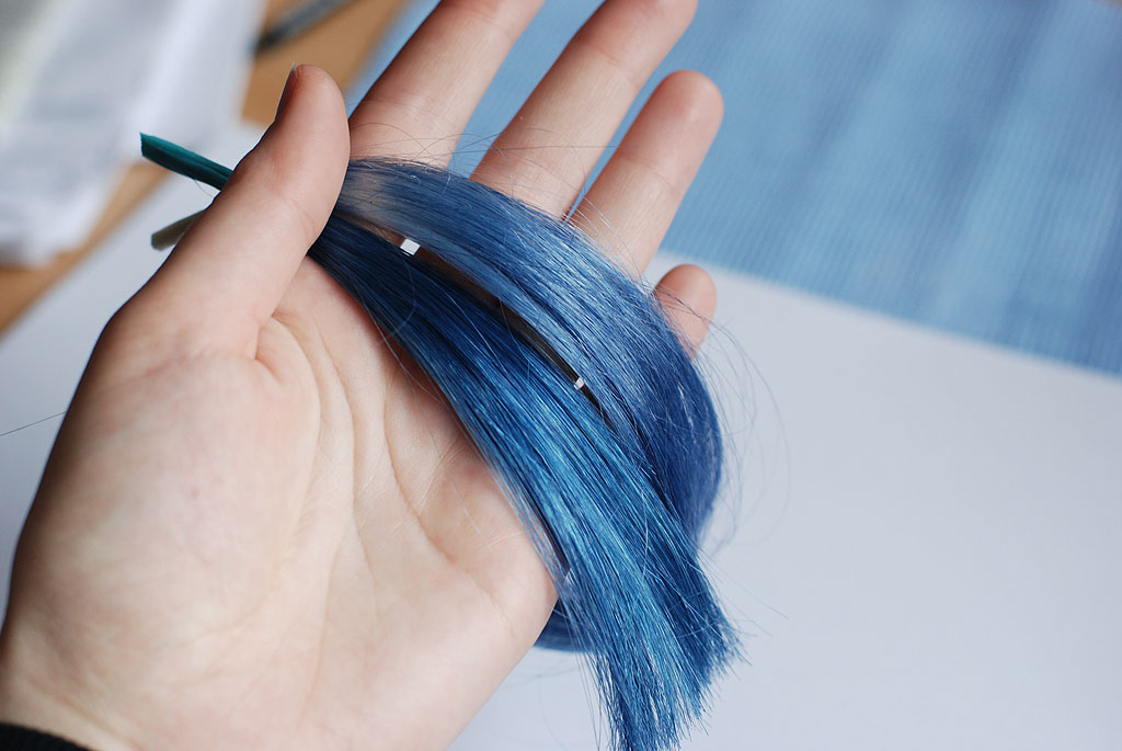 tintura per parrucche blu