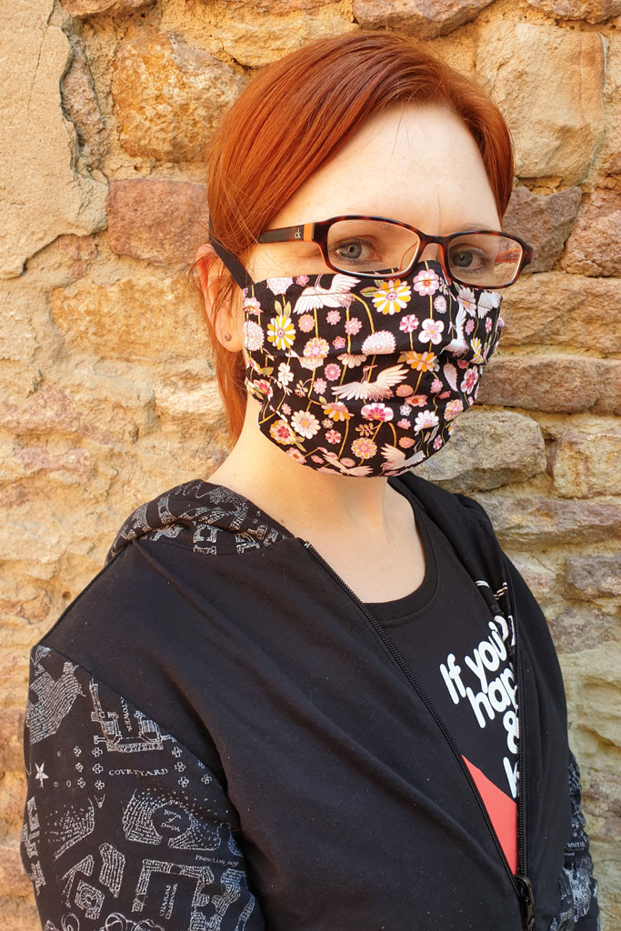 kukkii with face mask